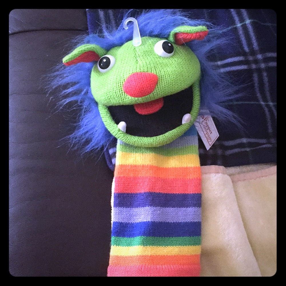 NWT Super adorable hand muppet